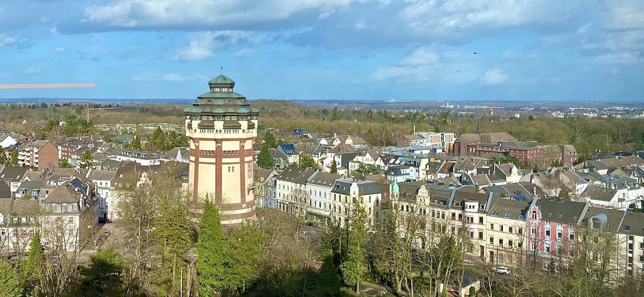 Mnchengladbach Stadtpanorama mit Wasserturm